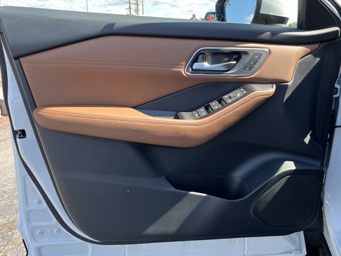 New 2026 Nissan Rogue Platinum w/ Platinum Premium Package image 18