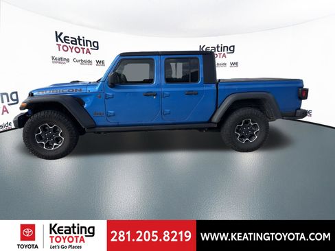 Used 2023 Jeep Gladiator Rubicon w/ Cold Weather Group AWD/4WD image 4