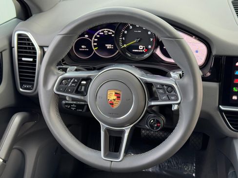 Used 2023 Porsche Cayenne Coupe AWD/4WD image 22