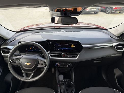 Used 2025 Chevrolet TrailBlazer LT image 31