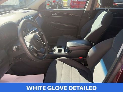 Used 2019 Kia Sorento AWD image 12