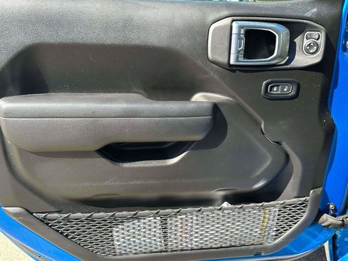 Used 2024 Jeep Wrangler Unlimited w/ Convenience Group image 17