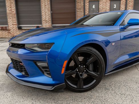 Used 2017 Chevrolet Camaro SS image 3