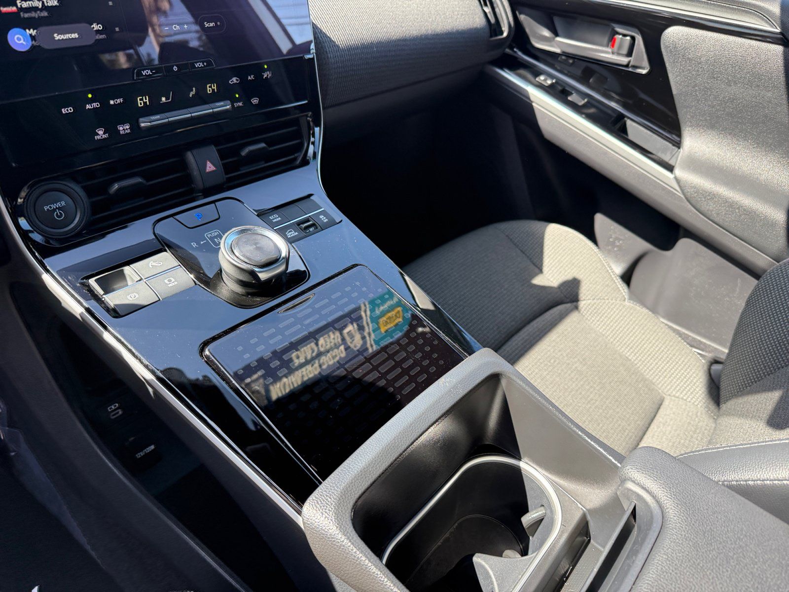 Used 2023 Toyota bZ4X AWD image 13