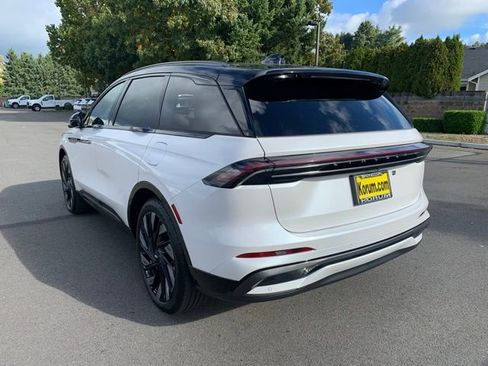 New 2026 Lincoln Nautilus Reserve image 3