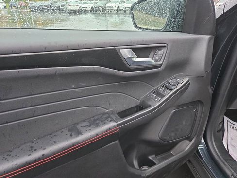 Used 2022 Ford Escape SEL w/ SEL Stealth AWD Package image 11