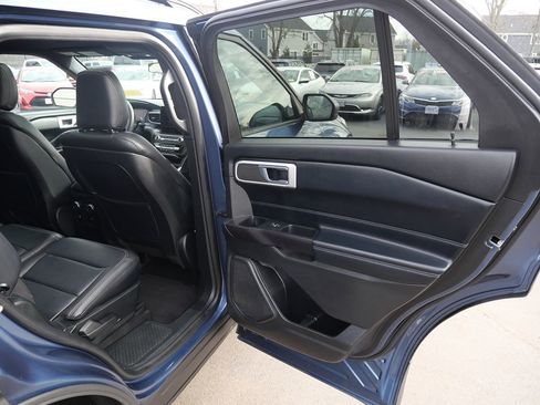 Used 2020 Ford Explorer XLT w/ Equipment Group 202A image 34