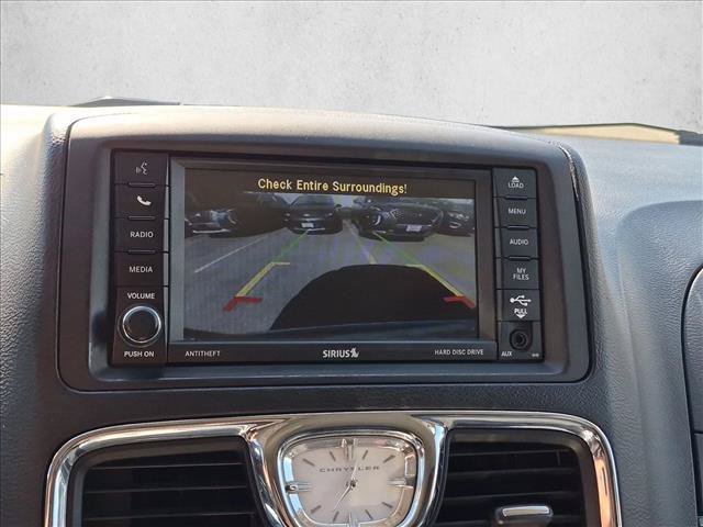 Used 2014 Chrysler Town & Country Touring-L w/ Driver Convenience Group FWD image 13