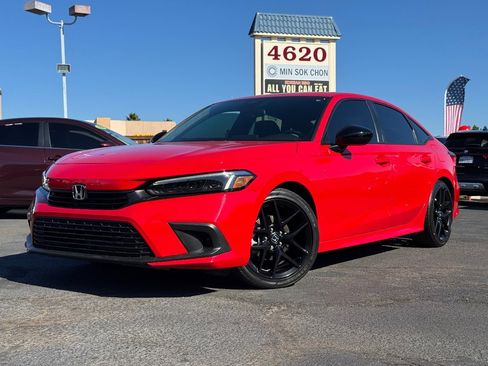 Used 2023 Honda Civic Sport image 2