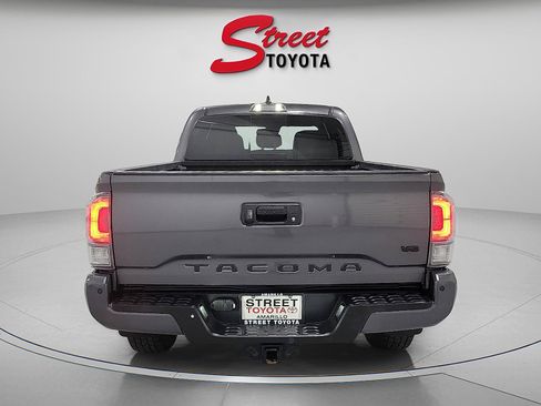 Certified 2021 Toyota Tacoma TRD Off-Road w/ Technology Package AWD/4WD image 3
