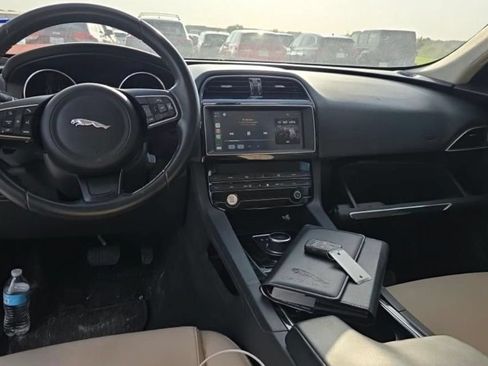 Used 2020 Jaguar F-PACE Premium AWD/4WD image 11