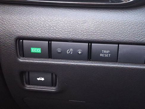 Used 2024 Nissan Sentra SV w/ Trunk Package image 25