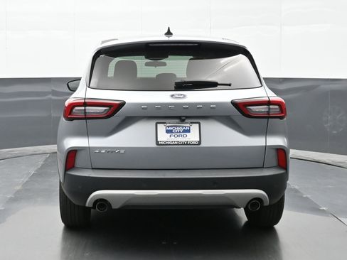 Used 2024 Ford Escape Active w/ Tech Pack #1 FWD image 2