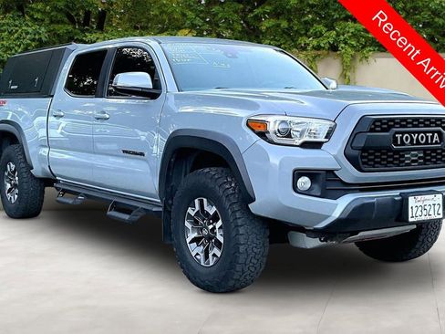 Used 2019 Toyota Tacoma TRD Off-Road w/ Technology Package AWD/4WD image 1