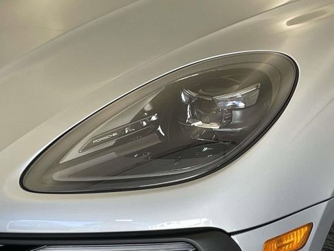 Certified 2025 Porsche Macan GTS image 15