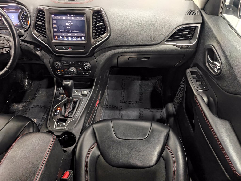 Used 2019 Jeep Cherokee Trailhawk AWD/4WD image 23