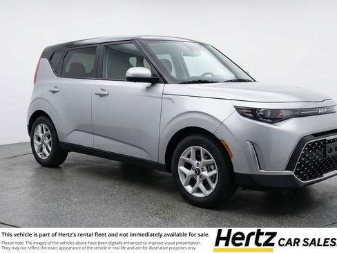 Used 2025 Kia Soul LX w/ LX Technology Package FWD image 1