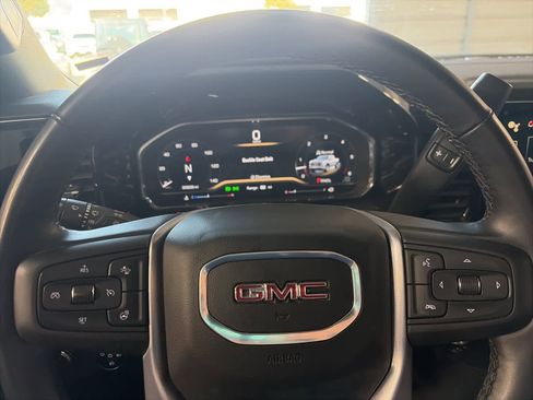 Used 2025 GMC Sierra 1500 SLT image 29