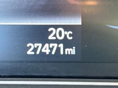 Used 2024 Hyundai Venue SEL image 17