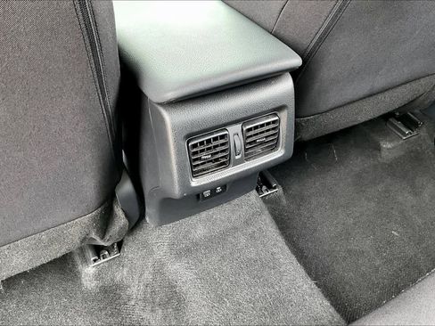 Used 2025 Toyota Camry LE image 34