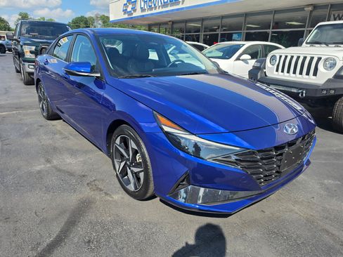 Used 2023 Hyundai Elantra Limited w/ Cargo Package FWD image 21