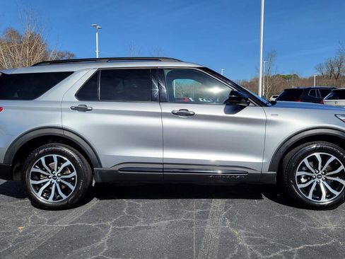 Used 2023 Ford Explorer ST-Line image 3