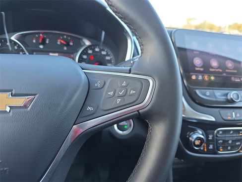 Used 2023 Chevrolet Equinox Premier image 24