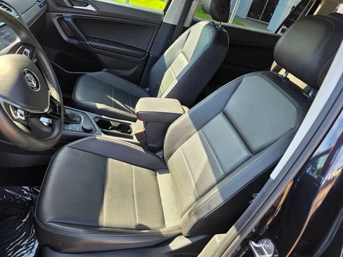 Used 2020 Volkswagen Tiguan SE w/ 3rd Row Seat Package AWD/4WD image 24