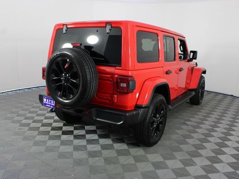 Used 2025 Jeep Wrangler Unlimited Sahara AWD/4WD image 23