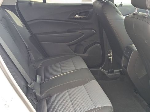 Used 2025 Chevrolet Trax LT w/ LT Convenience Package image 29