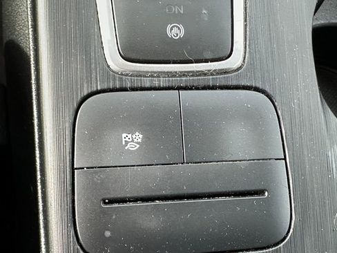 Used 2020 Ford Escape SE Sport image 19