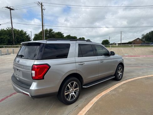 Used 2022 Ford Expedition XLT RWD image 5