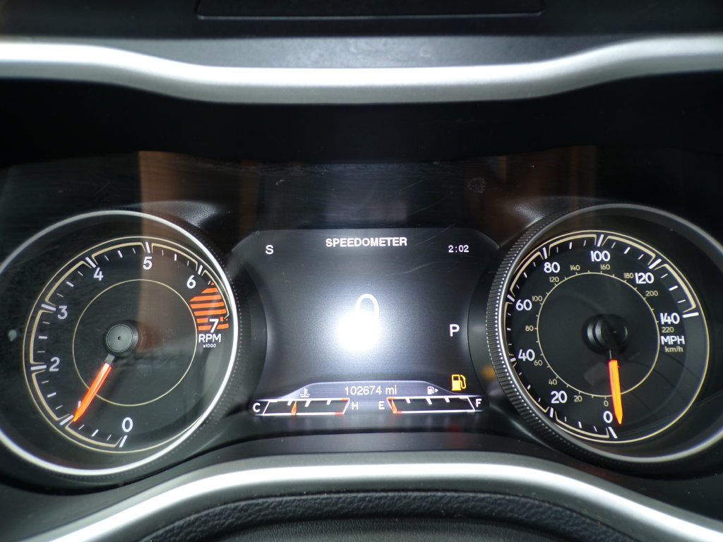 Used 2016 Jeep Cherokee Trailhawk AWD/4WD image 24