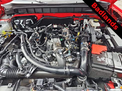 Used 2023 Ford Bronco Badlands image 13