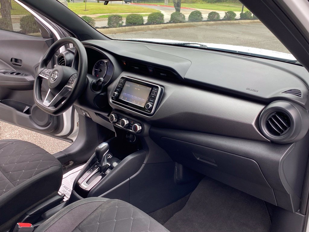 Used 2020 Nissan Kicks S FWD image 32