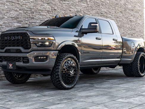 Used 2026 RAM 3500 Limited AWD/4WD image 5