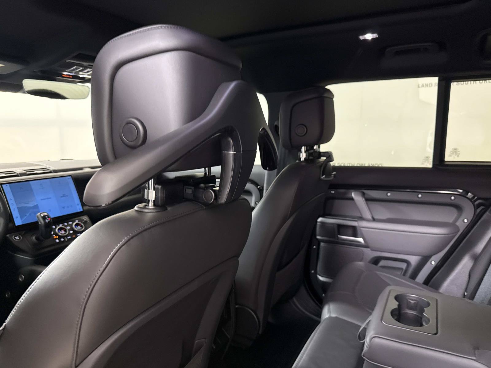 New 2026 Land Rover Defender 110 X-Dynamic SE AWD/4WD image 16