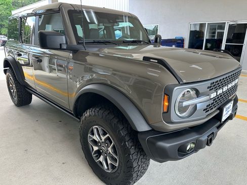 Used 2025 Ford Bronco Badlands AWD/4WD image 9