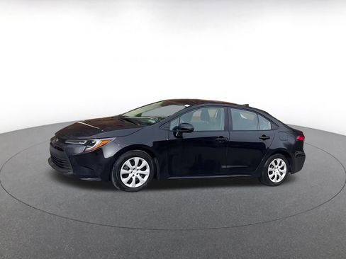 Used 2025 Toyota Corolla LE image 8