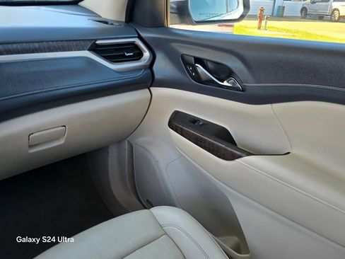 Used 2023 GMC Acadia Denali FWD image 26
