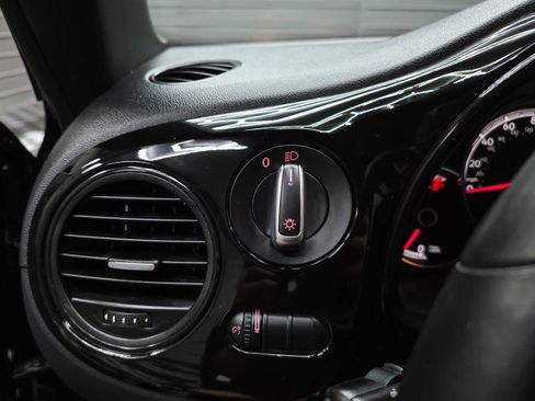 Used 2019 Volkswagen Beetle 2.0T S FWD image 26