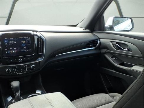 Certified 2023 Chevrolet Traverse LT image 12