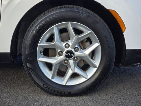 Used 2022 Kia Soul LX w/ Technology Package FWD image 9