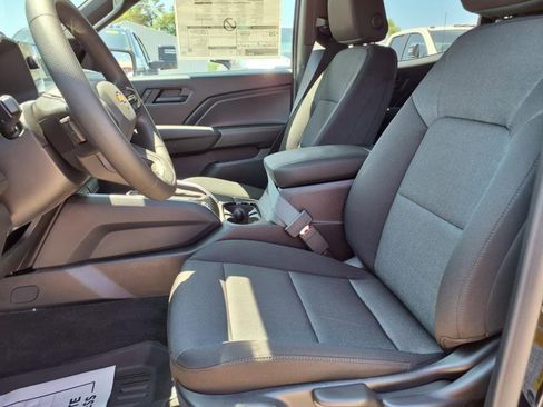 New 2025 Chevrolet Colorado W/T image 12