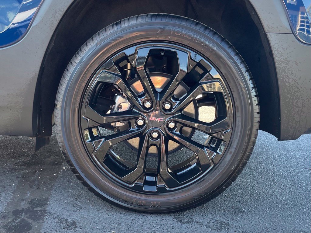 Used 2022 GMC Terrain SLE w/ Driver Convenience Package FWD image 34