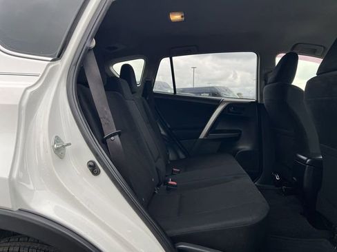 Used 2018 Toyota RAV4 LE FWD image 26