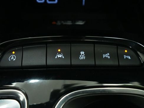 Used 2022 Buick Envision Avenir w/ Technology Package II FWD image 39
