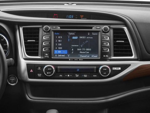 Used 2018 Toyota Highlander Limited AWD/4WD image 8