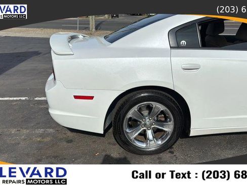 Used 2013 Dodge Charger SE w/ Sport Appearance Group image 11