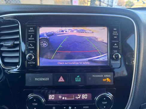 Used 2018 Mitsubishi Outlander ES image 15